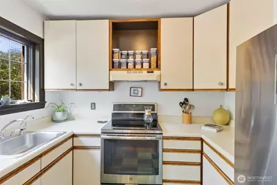 1101 17th Avenue #201, Seattle, WA 98122 - Photo 11