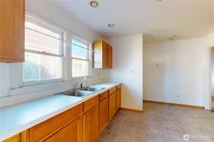 237 Emerson Ave, Hoquiam, WA 98550 - Photo 11