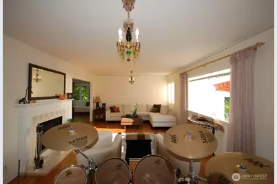 4610 Lake Wa Boulevard NE, Kirkland, WA 98033 - Photo 3