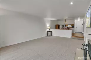 2253 Gilman Dr W, Seattle, WA 98119 - Photo 23