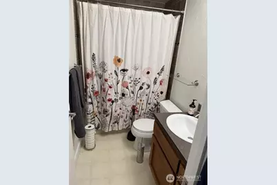 2253 Gilman Drive W #105, Seattle, WA 98119 - Photo 15