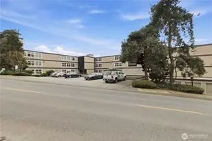 2253 Gilman Dr W, Seattle, WA 98119 - Photo 37