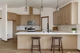 900 NW Shire St, Oak Harbor, WA 98277 - Photo 9