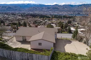 624 Daniels Dr NE, East Wenatchee, WA 98802 - Photo 3