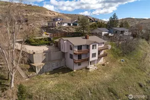 624 Daniels Dr NE, East Wenatchee, WA 98802 - Photo 3