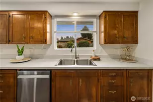 811 16th St NW, Puyallup, WA 98371 - Photo 13