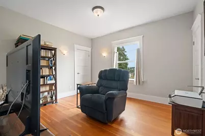 724 S Summit Avenue, Bremerton, WA 98312 - Photo 17