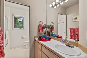 10535 NE 53rd St, Kirkland, WA 98033 - Photo 29