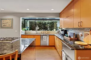 10535 NE 53rd St, Kirkland, WA 98033 - Photo 11