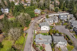 22702 SE 49th Pl, Issaquah, WA 98029 - Photo 37