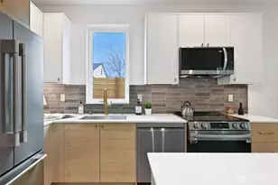 2006 B 19th Ave S, Seattle, WA 98144 - Photo 11