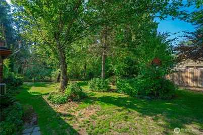 23711 Dorre Don Way SE, Maple Valley, WA 98038 - Photo 35