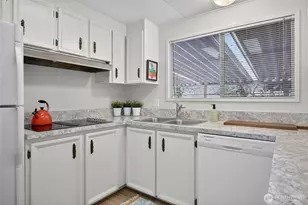 3323 207th Pl SE, Bothell, WA 98012 - Photo 17