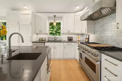 5610 W Mercer Way, Mercer Island, WA 98040 - Photo 9