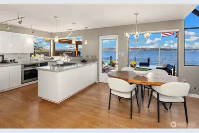 1621 10th Street W, Kirkland, WA 98033 - Photo 5