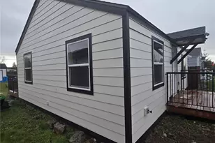 437 D St, Blaine, WA 98230 - Photo 3