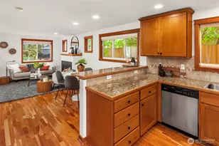 9418 Fremont Ave N, Seattle, WA 98103 - Photo 9