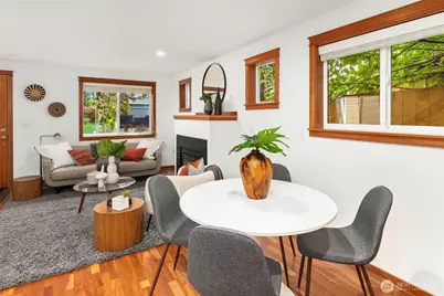 9418 Fremont Avenue N, Seattle, WA 98103 - Photo 5