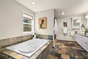 7139 NE Dolphin Dr, Bainbridge Island, WA 98110 - Photo 17