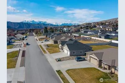 819 Autumn Crest Drive, Wenatchee, WA 98801 - Photo 5