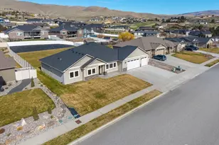 819 Autumn Crest Dr, Wenatchee, WA 98801 - Photo 9