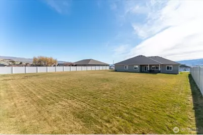 819 Autumn Crest Drive, Wenatchee, WA 98801 - Photo 11