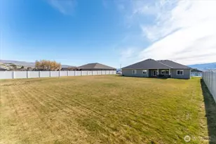 819 Autumn Crest Dr, Wenatchee, WA 98801 - Photo 11