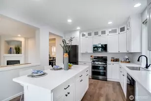 22718 SE 12th Pl, Sammamish, WA 98075 - Photo 9