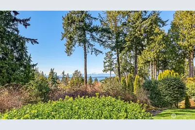 2710 Viewcrest Avenue, Everett, WA 98203 - Photo 3