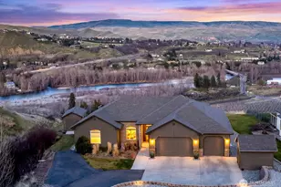 3045 Eastview Ln, Wenatchee, WA 98801 - Photo 1