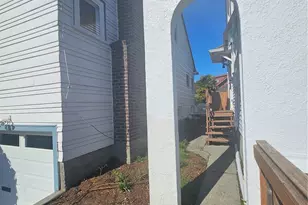 154 NW 73rd St, Seattle, WA 98117 - Photo 3