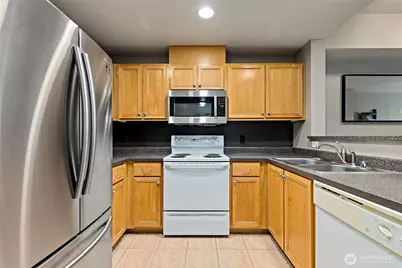 16275 NE 85th Street #311, Redmond, WA 98052 - Photo 5