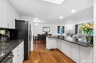 12828 NE 136th St, Kirkland, WA 98034 - Photo 11