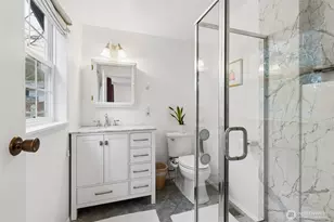 12828 NE 136th St, Kirkland, WA 98034 - Photo 17