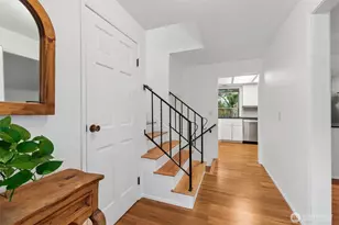 12828 NE 136th St, Kirkland, WA 98034 - Photo 3