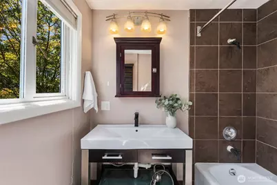 340 NE 53rd Street, Seattle, WA 98105 - Photo 17