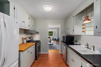340 NE 53rd Street, Seattle, WA 98105 - Photo 13