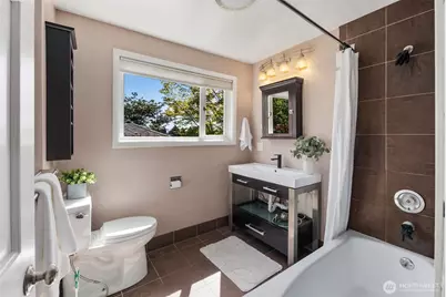 340 NE 53rd Street, Seattle, WA 98105 - Photo 17