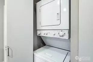 2414 1st Ave, Seattle, WA 98121 - Photo 15