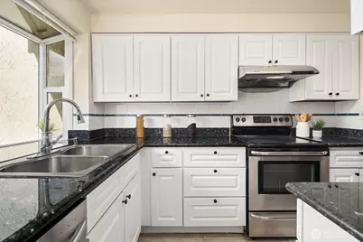 12828 SE 41st Lane #C103, Bellevue, WA 98006 - Photo 9