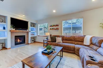 907 196th Place SW, Lynnwood, WA 98036 - Photo 9