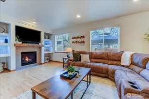 907 196th Pl SW, Lynnwood, WA 98036 - Photo 9