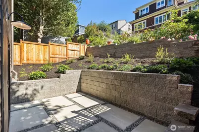 7342 20th Avenue NW, Seattle, WA 98117 - Photo 37