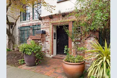 1106 NE 42nd #19, Seattle, WA 98105 - Photo 1