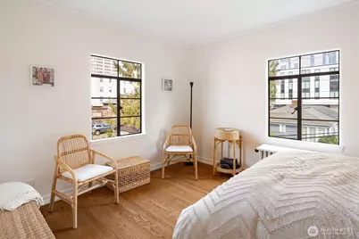 1106 NE 42nd #19, Seattle, WA 98105 - Photo 23