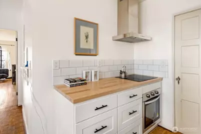 1106 NE 42nd #19, Seattle, WA 98105 - Photo 19