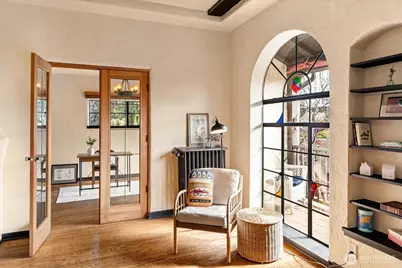 1106 NE 42nd #19, Seattle, WA 98105 - Photo 9