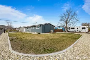 911 1st NE, Ephrata, WA 98823 - Photo 3