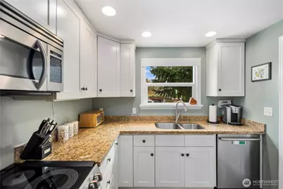 8628 20th Avenue SW, Seattle, WA 98106 - Photo 9