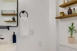 409 S 34th St, Tacoma, WA 98418 - Photo 15